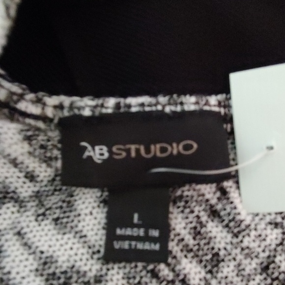 AB Studio Top - Picture 8 of 8